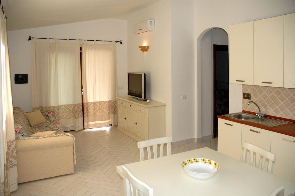 Holiday Homes Stella Marina San Teodoro  Quarto foto