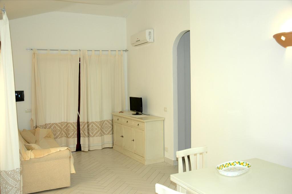 Holiday Homes Stella Marina San Teodoro  Quarto foto